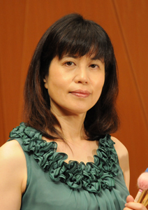 小川　佳津子