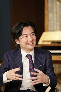 3. 福井学長アップ.jpg