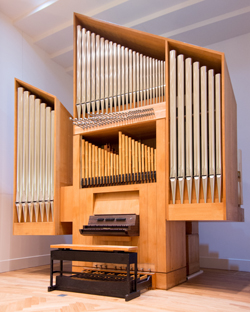 モーツァルトホールのパイプオルガンの画像