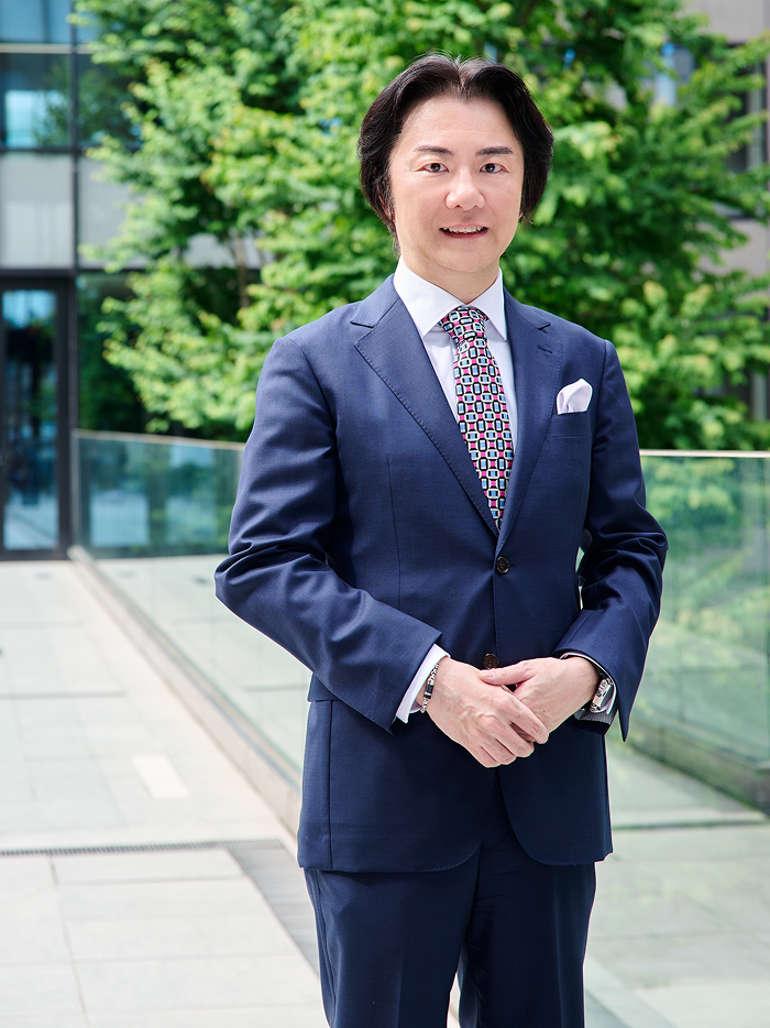 楽器ミュージアム館長　福井直昭の写真