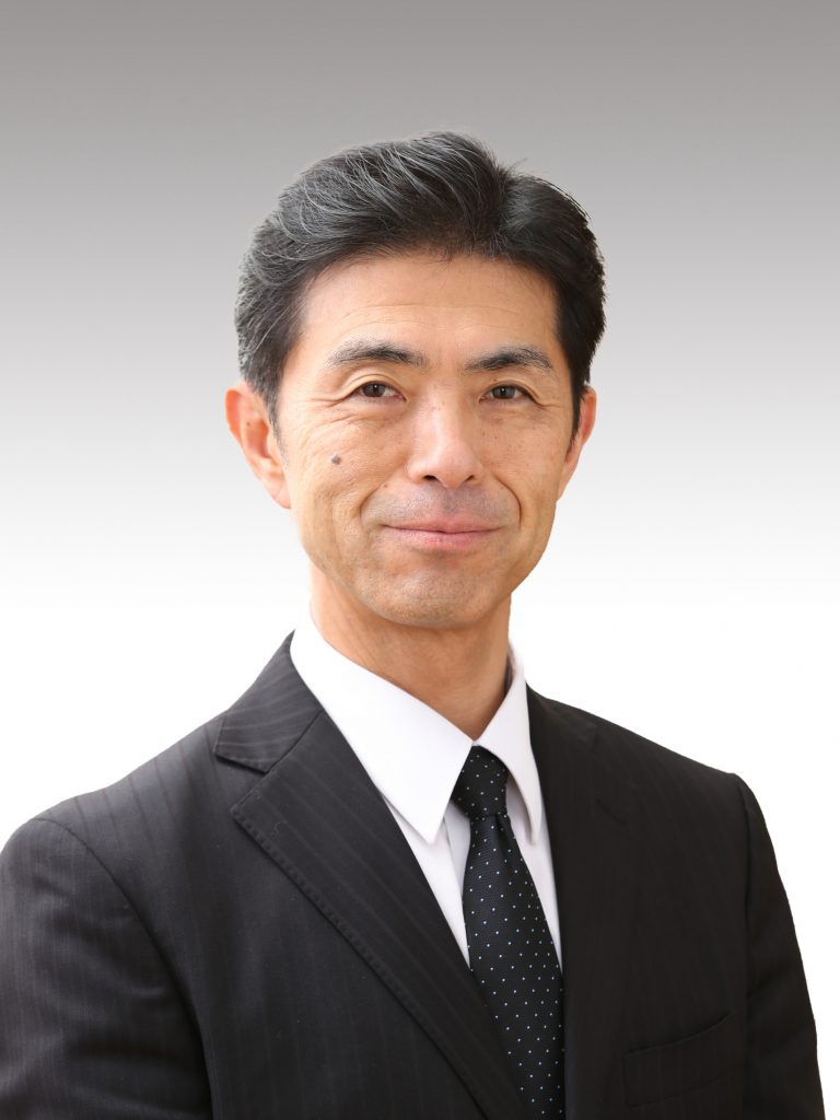 前田　賢一
